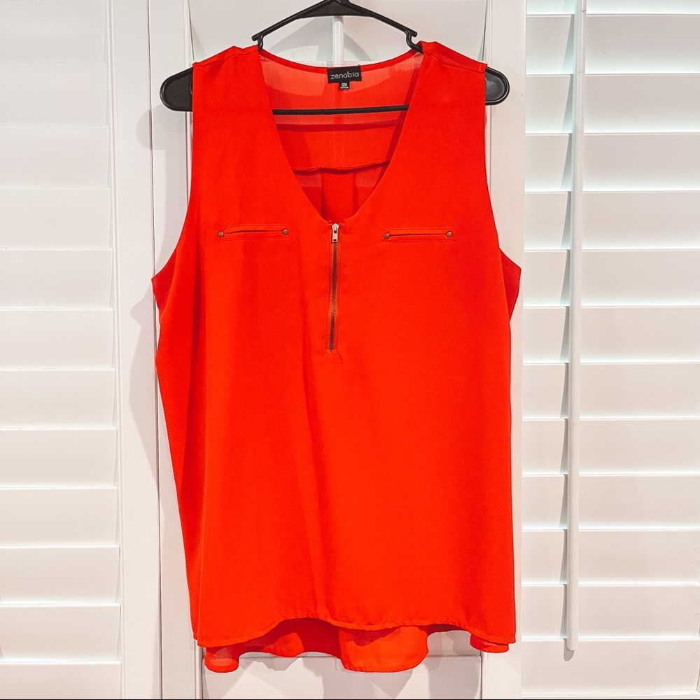 SLEEVES TOP WITH ZIPPER DOWN THE FRONT